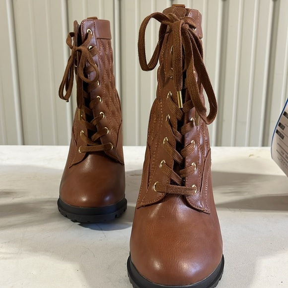 Shoe dazzle, size 8, brown - Picture 2 of 4